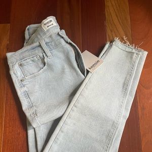 Kenzie Jeans. NWT